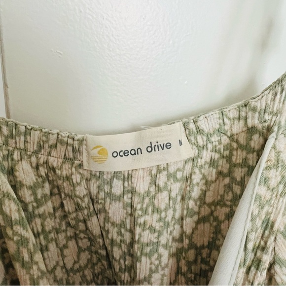 Green Floral Ruffle Tank - Picture 2 of 2